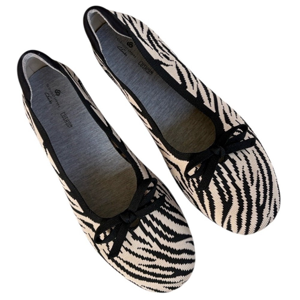 Like New Clarks Carly Hope Knit Flats Animal Print Black Cream Size 11 Wide - Picture 2 of 7